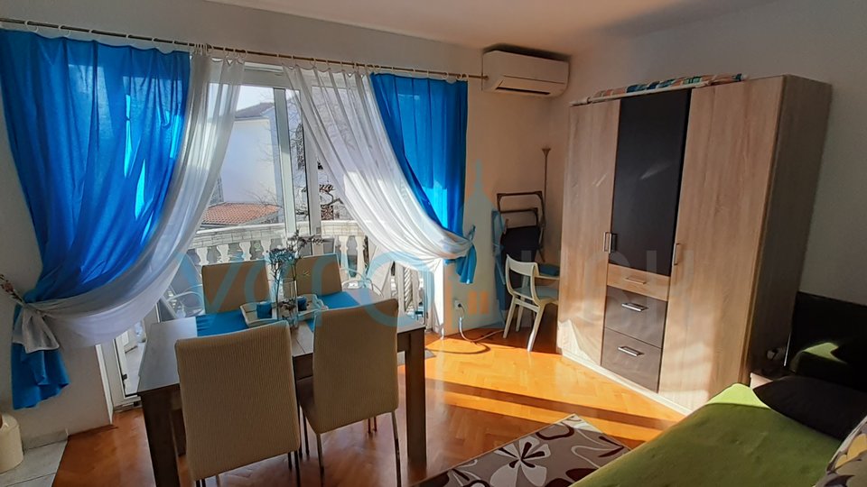 Insel Krk, Malinska, Apartment mit einem Schlafzimmer im Stadtzentrum