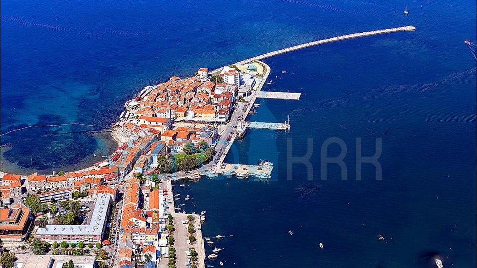 Umag, Stadtzentrum, Steinhaus mit Aussicht, 50m vom Meer