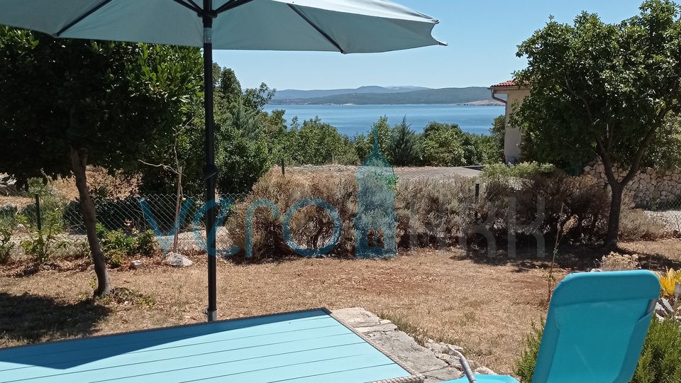 Crikvenica, Jadranovo, Wohnung 73 m2 im Erdgeschoss mit Blick auf das Meer und großem Garten, zu verkaufen