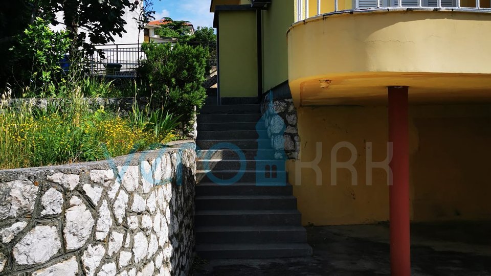 Crikvenica, center, floor of the house, spacious terrace, view, garden, sale