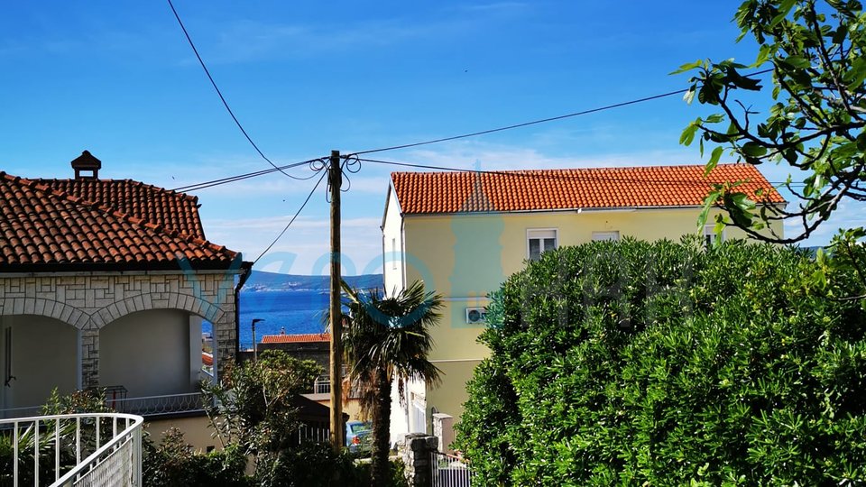 Crikvenica, Zentrum, Etage des Hauses, große Terrasse, Aussicht, Garten, Verkauf