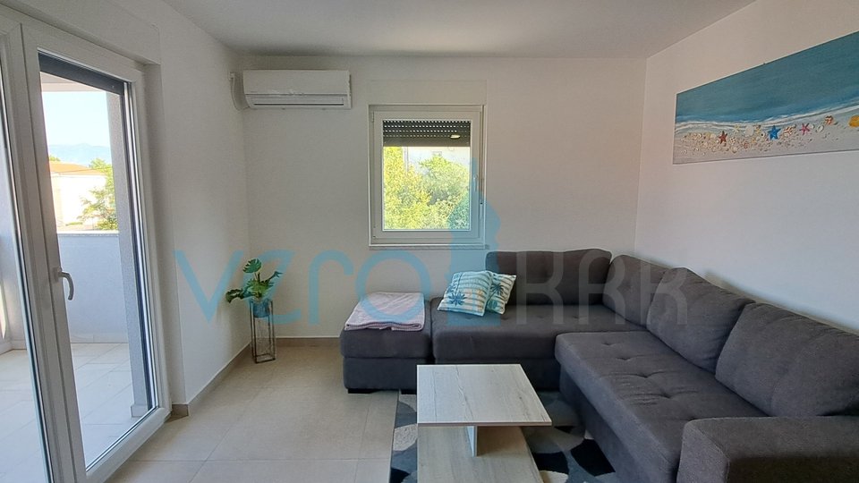 Uvlala Soline, otok Krk, dvosobni apartma 62 m2, pogled na morje, prodamo