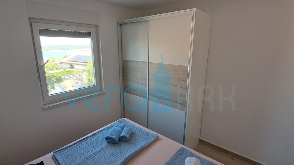 Uvlala Soline, otok Krk, dvosobni apartma 62 m2, pogled na morje, prodamo