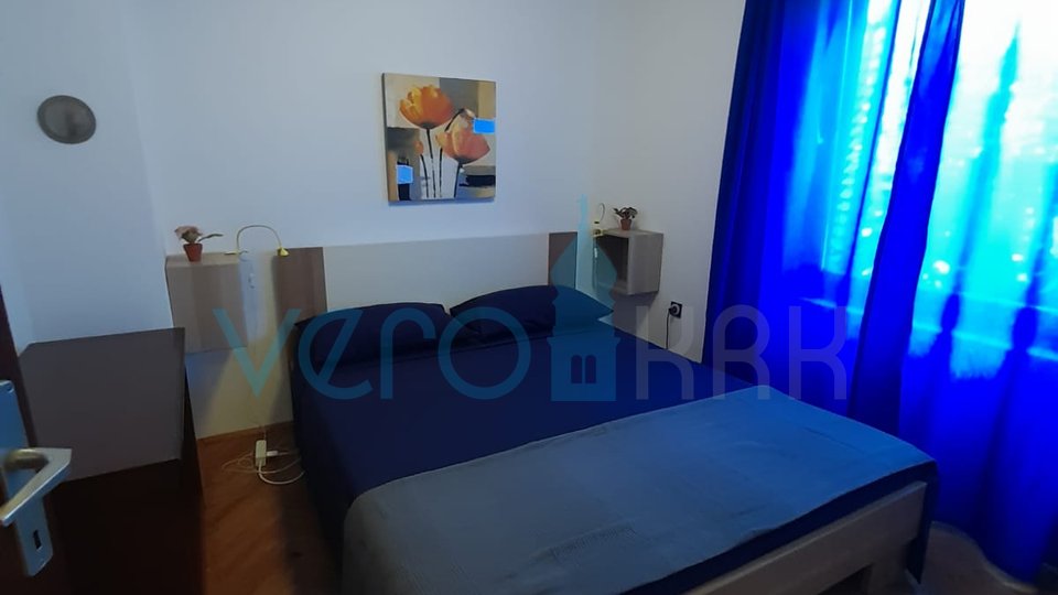 Njivice, otok Krk, dvojček s 3 apartmaji, vrt, pogled na morje, prodamo