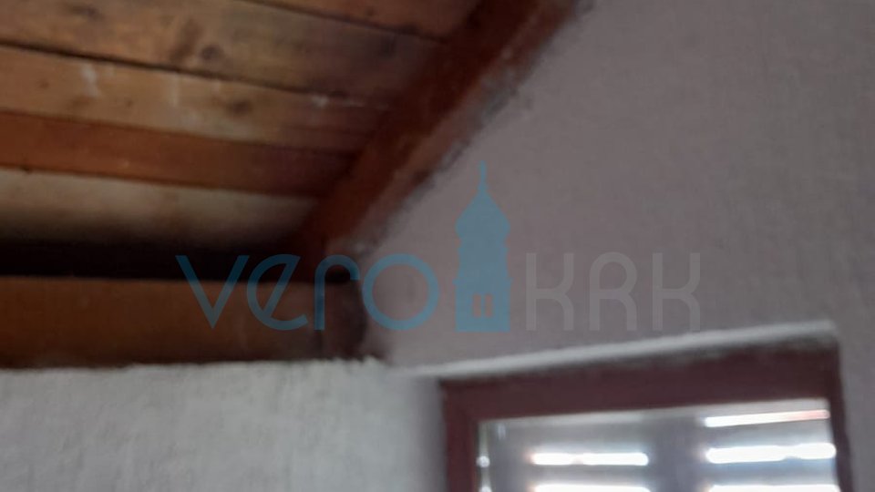 Njivice, otok Krk, dvojna kuća sa 3 apartmana, okućnica, pogled na more, prodaja