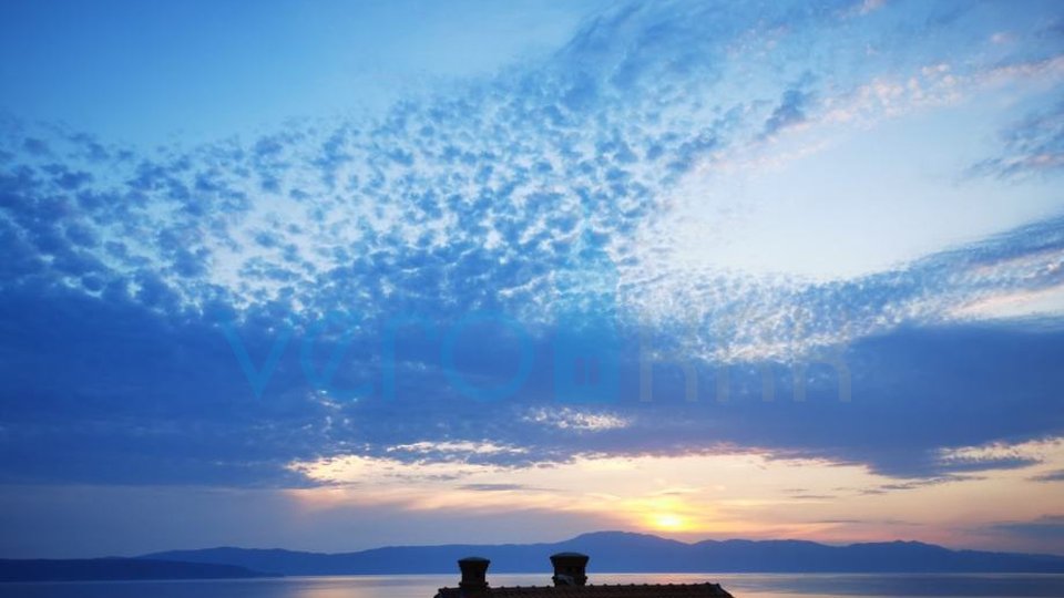 Njivice,otok Krk,stan s panoramskim pogledom na more i Kvarner,prodaja