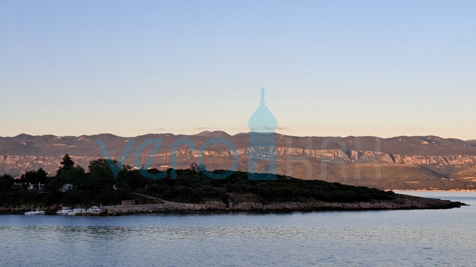 Insel Krk, Vrbnik, Umgebung, Baugrundstück 885 m2 mit Baugenehmigung, zu verkaufen