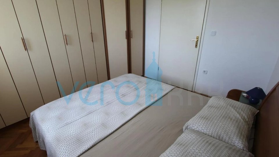 Otok Krk, Malinska, okolica, dvosobni apartma 59 m2, delni pogled, terasa, prodamo