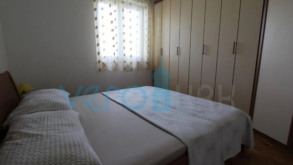 Otok Krk, Malinska, okolica, dvosobni apartma 59 m2, delni pogled, terasa, prodamo