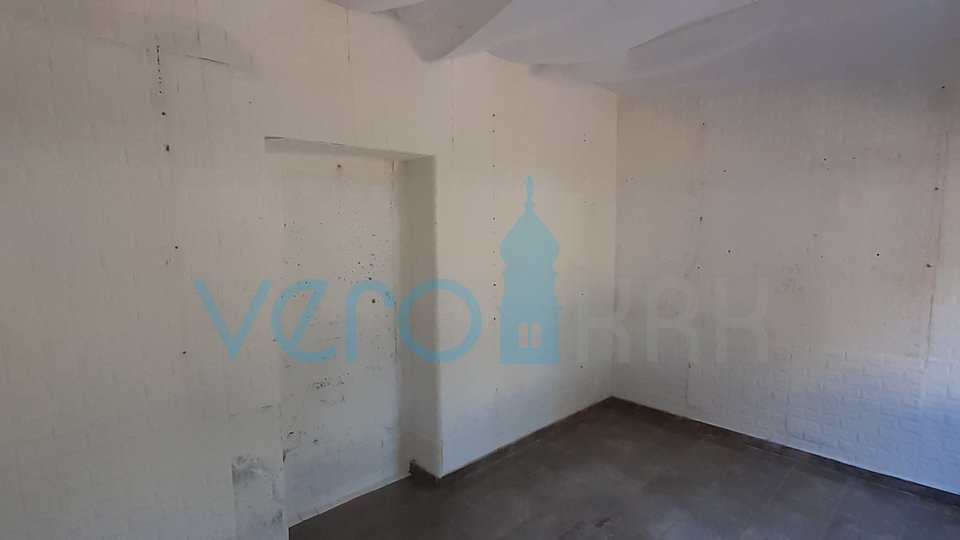 Malinska, office space 16 m2, right in the center of town, for rent