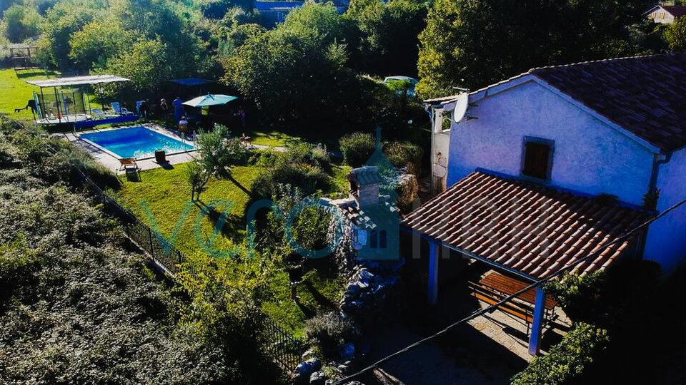 Vrbnik surroundings, a rarity on the market, an autochthonous stone cottage with a swimming pool