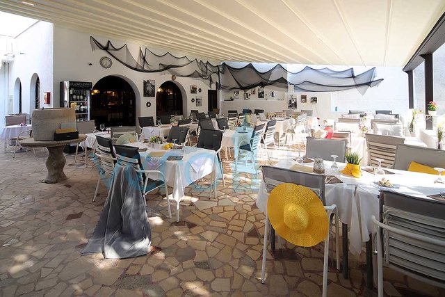 Punat, island of Krk, well-established restaurant with two apartments in a busy location