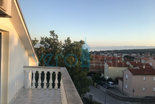 Malinska, centar, apartman u potkrovlju sa panoramskim pogledom na more