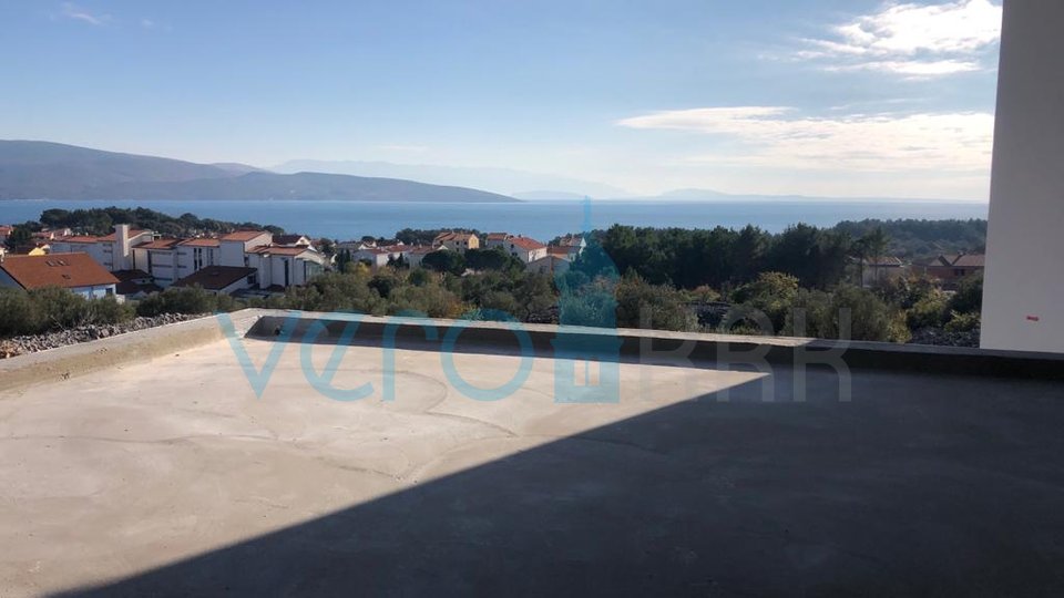 City of Krk, modern three bedroom apartment with garden and pool